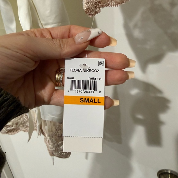 Flora Nikrooz Rosa Satin Robe Ivory Small - Picture 4 of 10